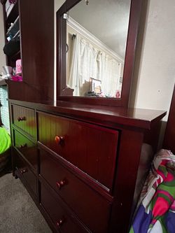 Dresser six drawers with mirror