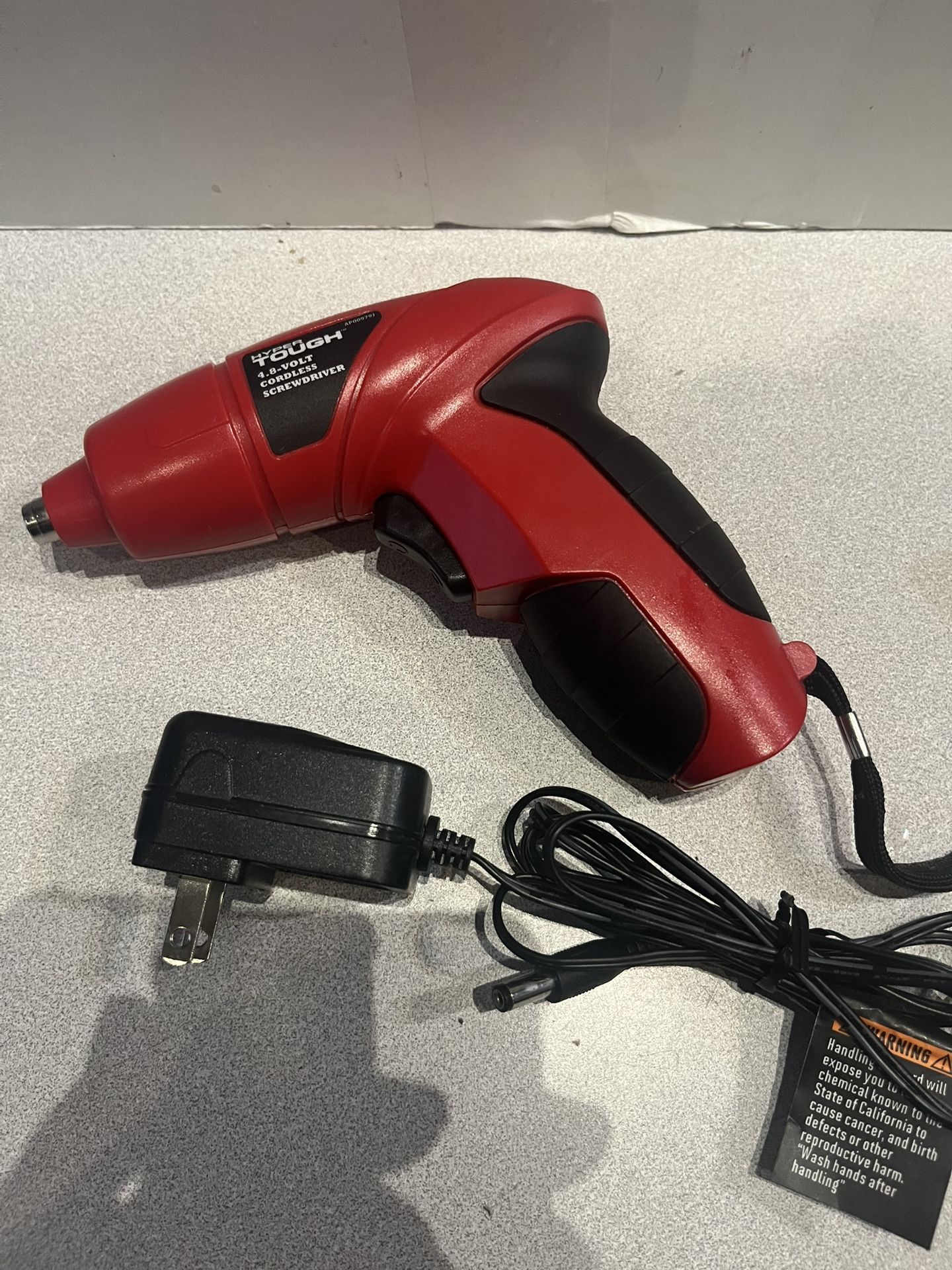 Hyper Tough rechargeable 4.8 V cordless screwdriver