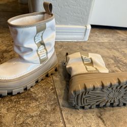 UGG ..SIZE 13