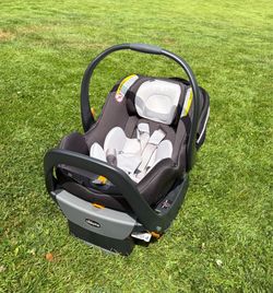 Chicco KeyFit 35 Zip ClearTex Infant Car Seat & Base