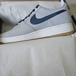 Nike Air Force 1 '07 LV8 – Light Smoke Grey/Navy – Size 11