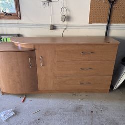 Dresser With Mirror