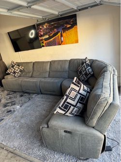 * Like New * Ashley Furniture 6pc gray Modular reclining sectional sofa  ( Free Delivery )