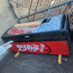 Old coke soda vending machine