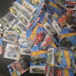 84 Hot Wheels Cars