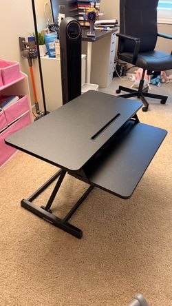 Smugdesk Adjustable Standing Desk Converter - Black (Excellent Condition)