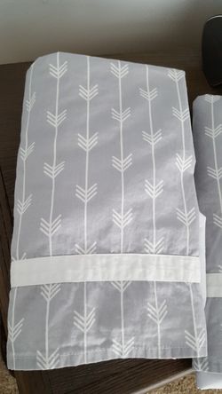 Baby crib grey & White dust ruffle