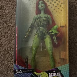 : Barbie Signature – Poison Ivy (DC / Batman 85 Years)