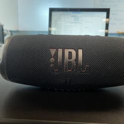 JBL Charge 5