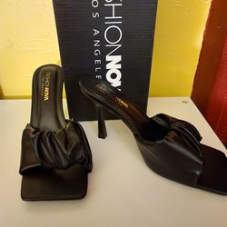 Fashion Nova(Black Heels)