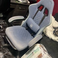 Computer/gaming Chair