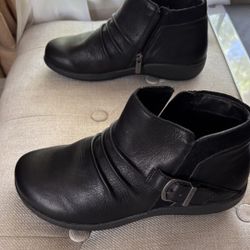 Aetrex black leather boot size 7 