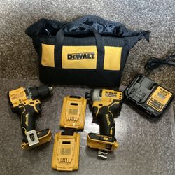 DeWalt Cordless Drill Set