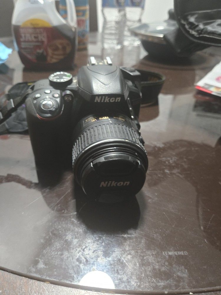 Nikon D 3300