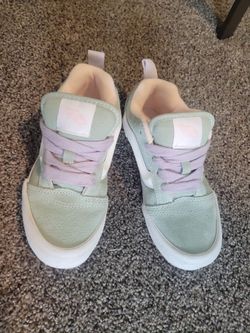 Girls shoes