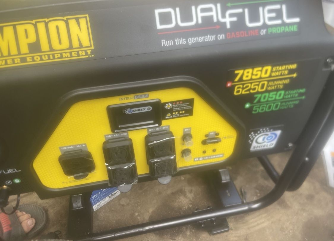 Champion Power Equipment 6250 Watt Gas and Prop