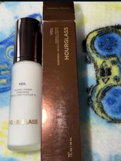 HOURGLASS Veil Mineral Primer