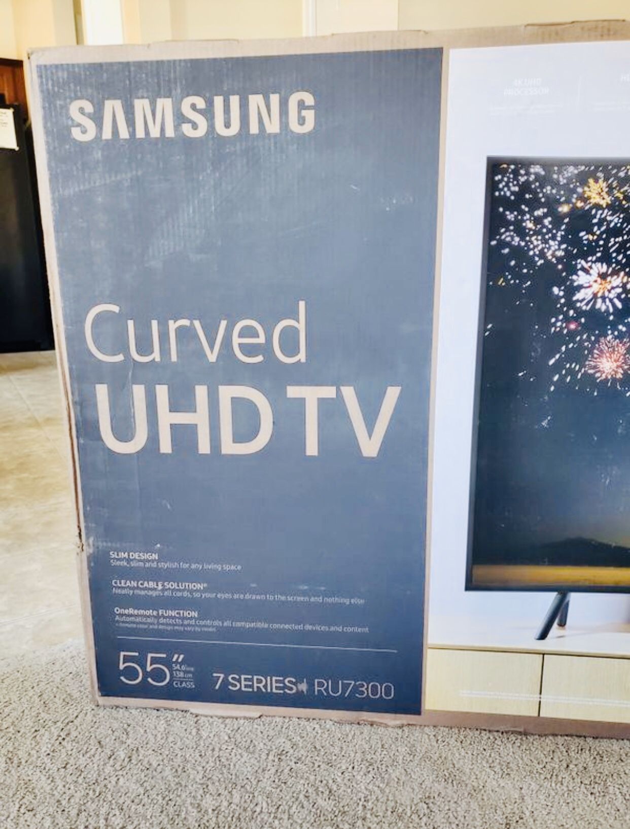 Samsung UN55RU7300 Curved 55-Inch 4K UHD 7 Series Ultra HD Smart TV with HDR and Alexa Compatibility (2019 Model) Brand New In Box