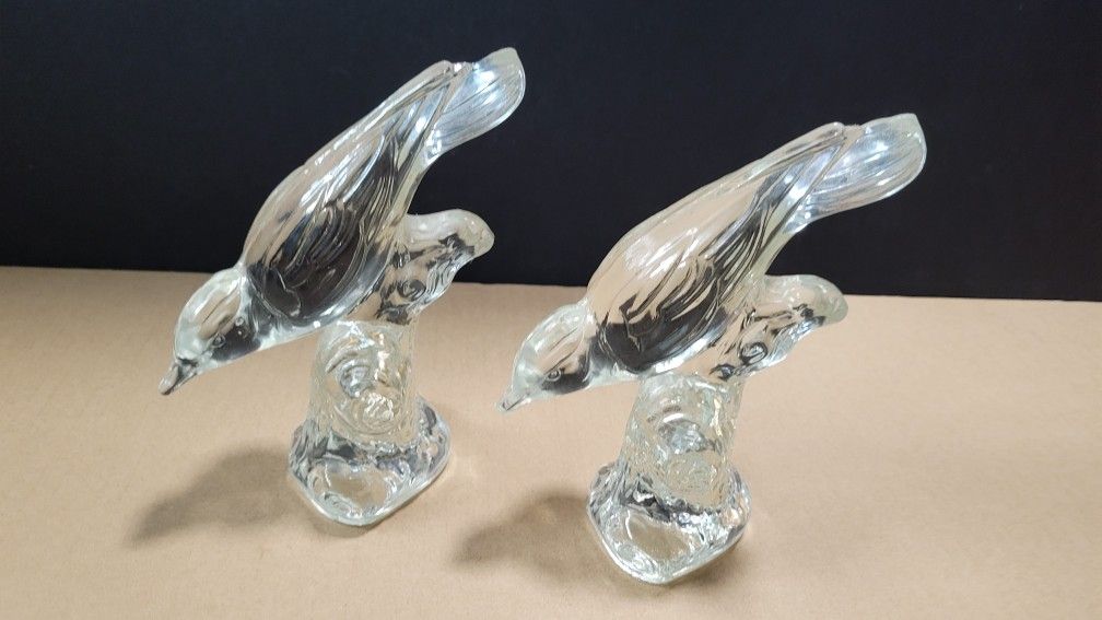 Vintage Clear Glass Bird Figurines, a set of 2