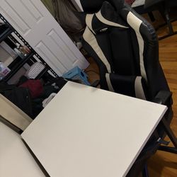 Gaming chair with desk 