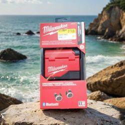 NEW: Milwaukee REDLITHIUM USB 3.0 Rechargeable Earbud Headphones
