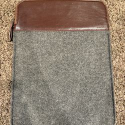 GMYLE Laptop Case; Felt laptop case with leather detailing 