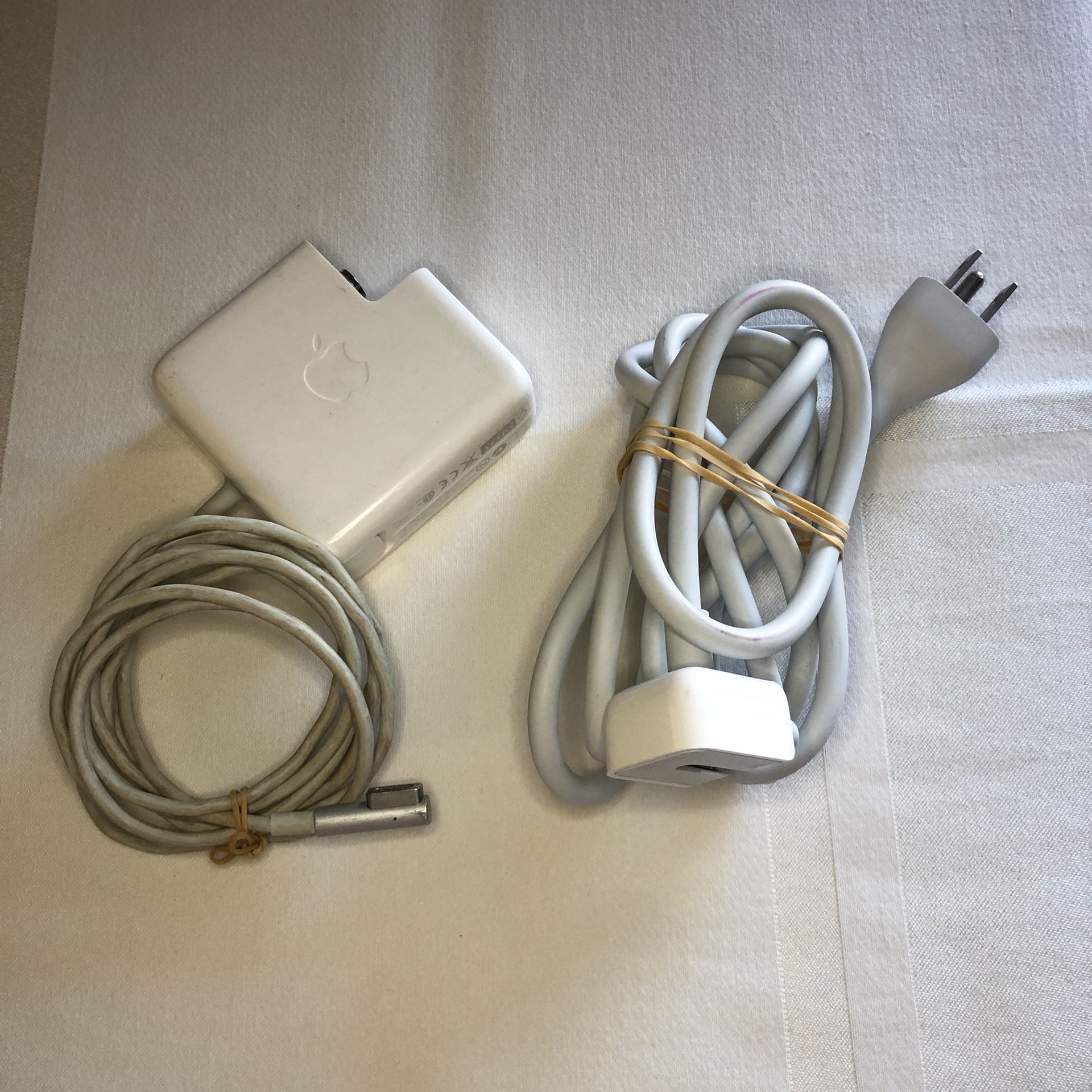 Apple A12378EA 60W Power Adapter with Cable 