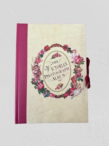 New Vtg The Victorian Photograph Album Illustrated Board Book Cutout Frames