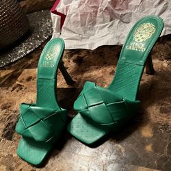 Vince Camuto Size 7 Green Heels 