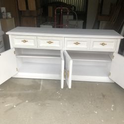 White 2 Drawer 4 Door Dresser