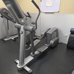 Life Fitness Elliptical Machine
