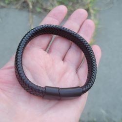 Black Bracelet Men's Braided Leather Bangle, New.  