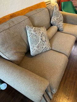 Loving Couch Sofa Best Offer Takes Or