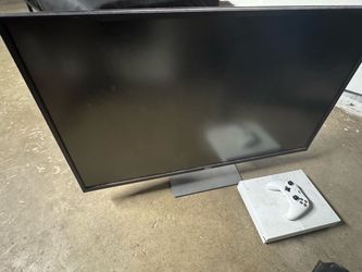 Xbox one s with controller and hdmi and Xbox cable with 43inch Dell monitor with speakers and 1080p 60fps