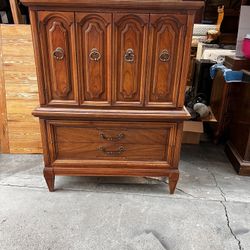 Vintage Tall Dresser ✅✅