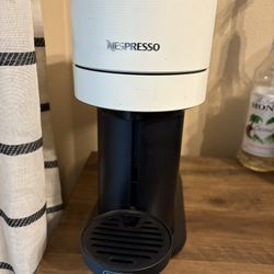 Nespresso Vertuo Next in White 