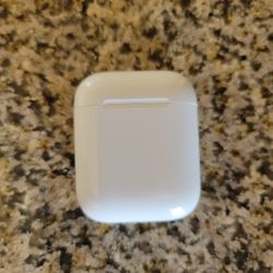 Apple Airpods GEN 2 Like New **authentic**!!