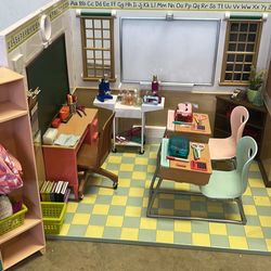 Doll House School