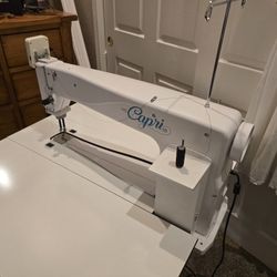 HQ Capri 18 Quilting Machine