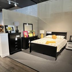 Queen Bed, Dresser, Mirror And Nightstand 