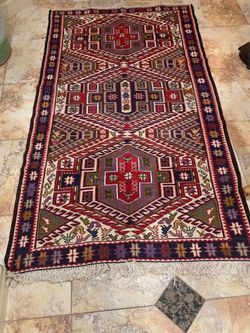 Handmade Rug From Iran 6ft By 4ft Silk And Wool Material
