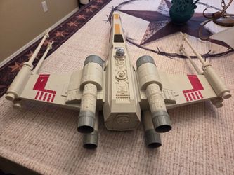 Hasbro Giant Star Wars X Wing Fighter