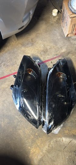 Nissan 350z parts / headlights