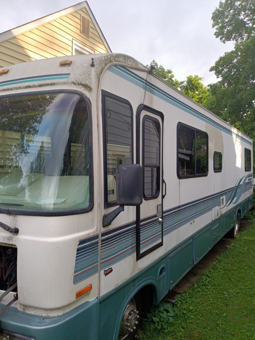 1993 Ford Four winds XL RV