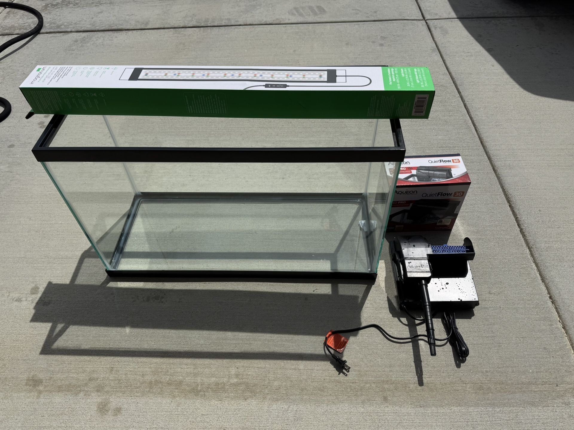 29 Gallon Aquarium With Light, Filter And Glass Lid