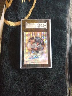 2019 Bowman's Best Keston Hiura  Auto Refractor 14/25 SGC 10/10 