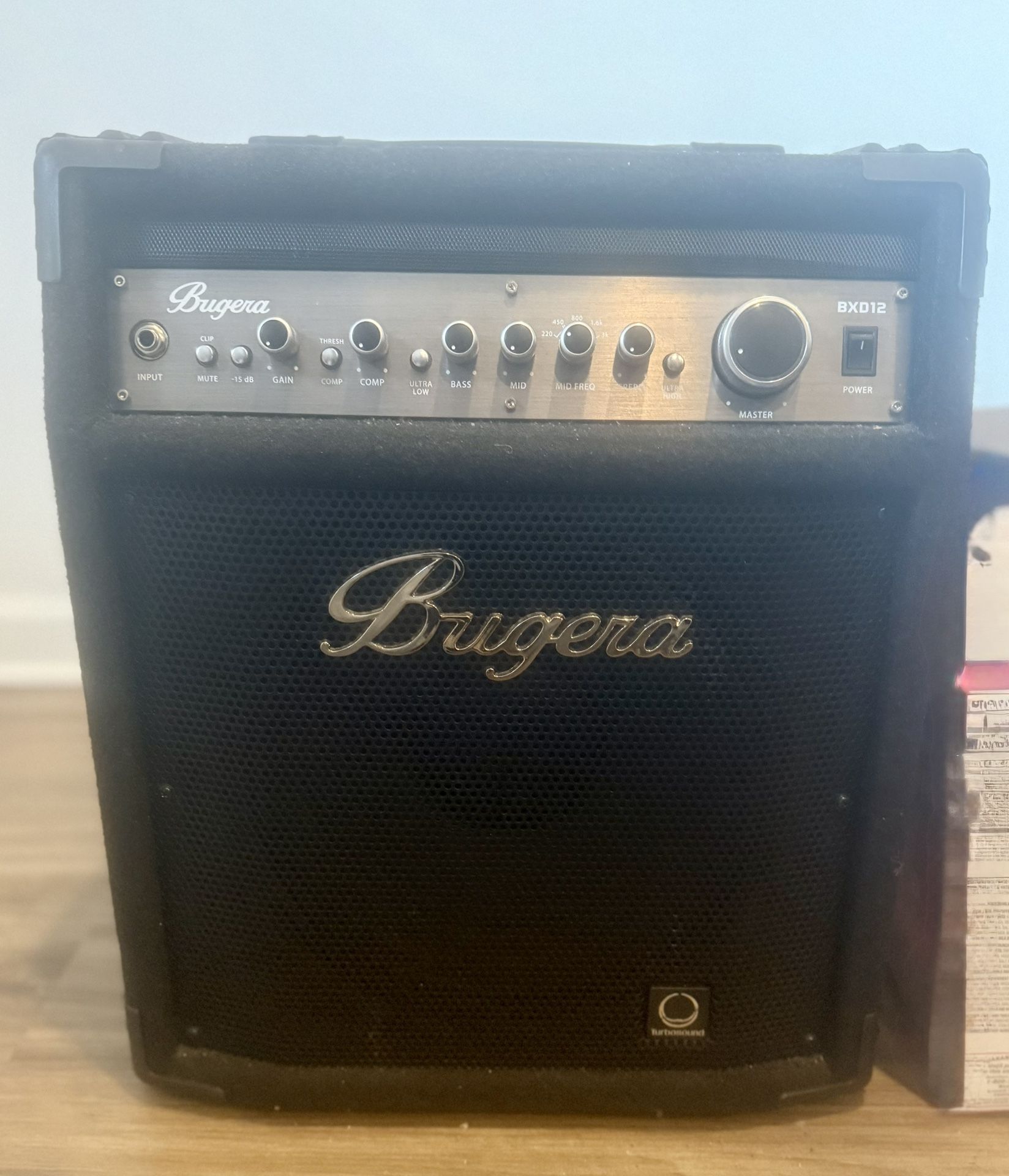 BUGERA BXD12 BASS COMBO AMPLIFIER