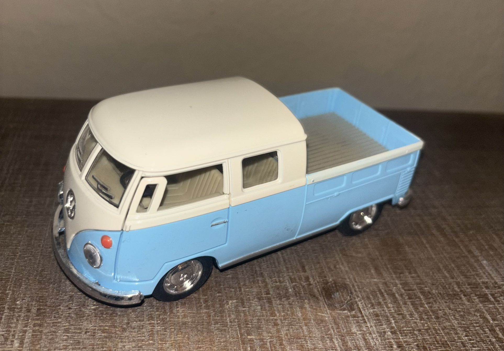 VW Bus diecast