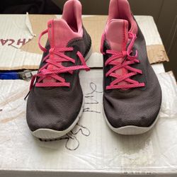 Women’s Read Shoes 