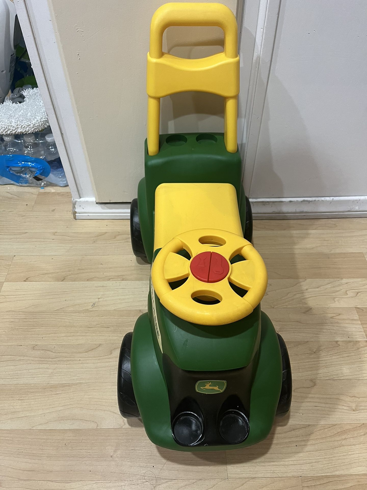 John Deere Kids Ride- On Tractor 